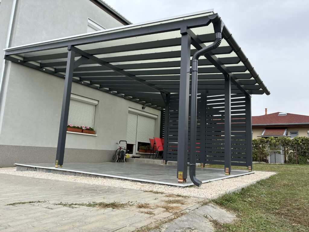 egyedi terasz bővítés polikarbonát fedéssel Budapest