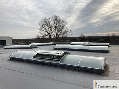 ipari csarnok tetőablak